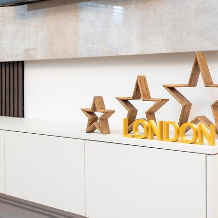 London'S Modern Nuance Apartment - Battersea Luaran gambar